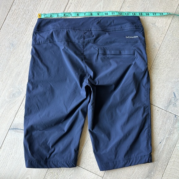 Columbia Ladies Blue Shorts - Picture 3 of 6
